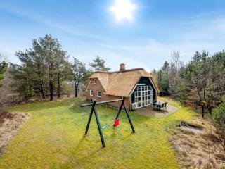 Holiday Home Hunno - 3km from the sea by Interhome - 4