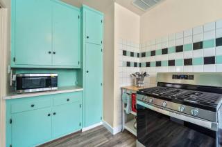 NEW Morningside Park Spanish Home Near SoFi - 1