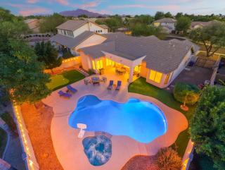 The Thirsty Cactus | Heated Pool, Spa & Games - 0