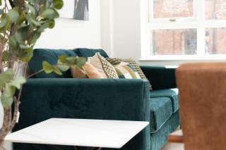 Cosy 2-Bedroom Sapphire Court Flat 42 with workspace - 8