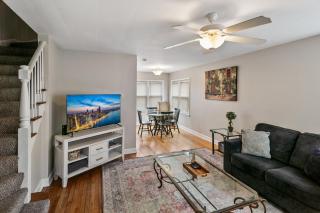 Lovely Duplex in DT Libertyville Near Naval Base - 9