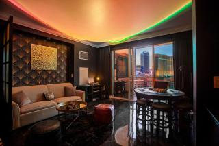 Lucky You Double Balcony On LV Strip - 4