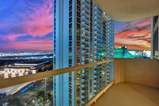Sin City Skyline Condo on the LV Strip - 3
