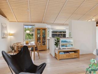 Holiday Home Angelika - 1-3km from the sea by Interhome - 4