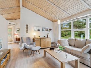 Holiday Home Angelika - 1-3km from the sea by Interhome - 5