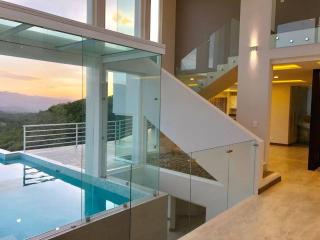 Luxurious 4-Bedroom House in Alajuela, Costa Rica - 9