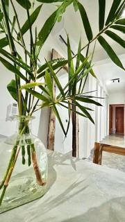 Azura Boutique Apartments - 4