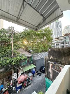 Boutique High Ceiling Apartment 5 min Walk BTS - 8