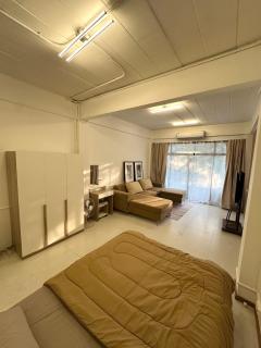 Boutique High Ceiling Apartment 5 min Walk BTS - 3
