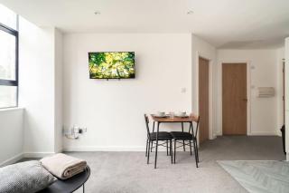 Fantastic Central Preston 1 Bedroom Apartment - 2
