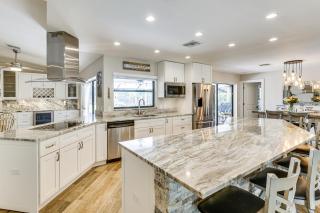 30-Day Beach Oasis w/ Pool, 1 Mi to Barefoot Beach - 3