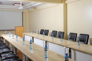 Cranes Suites Hotel - 1