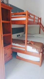 Na Vila da Praia do Forte- BA, 2 quartos, piscina, 2 garagens - 4