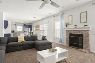 Quiet and Cozy Whitestown Retreat - 9