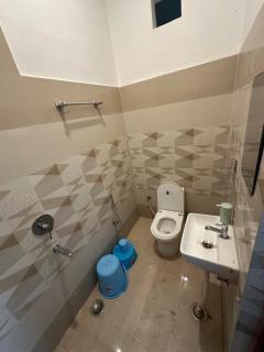 Hotel Raghav Inn - 8