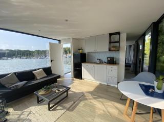 Luxus Hausboot - Exklusives Wohnen auf dem Wasser - 3