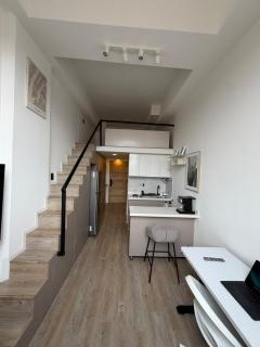 Modern Loft Duplex with Workspace Fast WiFi - 4