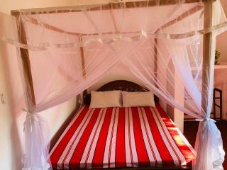 Green Park Haven Villa - 3BR -1AC - 2Non-AC with Fans - 7