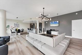 Large Corner 3 Bdrm Oasis Lake Eola - 0
