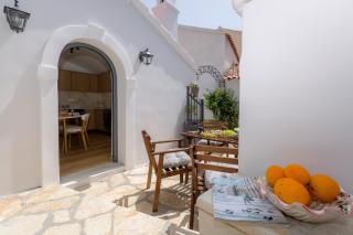 Gala Estate Traditional Mansion - Gardeládes - 3