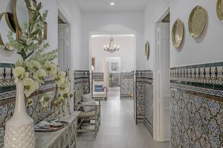 Barsanz Palace Home - 2