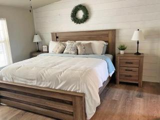 The Lakehouse - A Peaceful Escape - 0