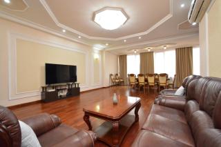 Abovyan street, 2 bedrooms Spacious and Luxury apartment AB917 - Yerevan - 0