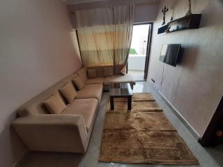 Комфортна квартира поруч з центром та вокзалами - 1