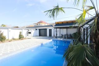 Forest Luxe A-Frame Villa - 4