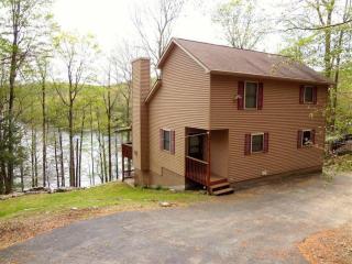 Lake Wallenpaupack 4 bedroom lakefront house with dock - 5