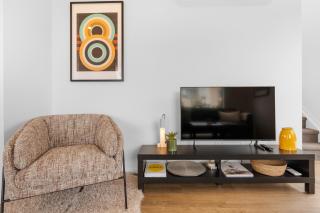 3BDR Award Winning Home in peaceful cul de sac - 2