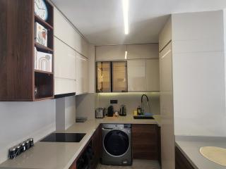 Chic 1BR, Rooftop Pool, Wifi, Self Check-in, Day and Night Security, Terrace, free parking close to all amenities - 1