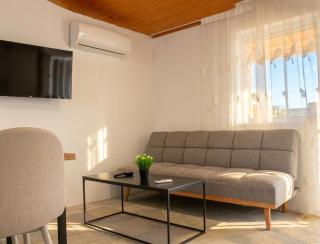 The Beach White House - 80m from the Beach - Renovated - 8