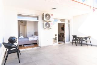Quiet 1BR Apartment with Balcony, Fast WiFi, Self Check-in - 3