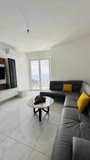 Eddy's Luxury Suites - Ilyonis - 8