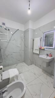 Eddy's Luxury Suites - Ilyonis - 7