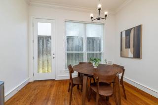 Upscale 4BR Retreat Sleeps 8 | World Cup Getaway - 5