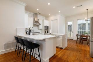 Upscale 4BR Retreat Sleeps 8 | World Cup Getaway - 1