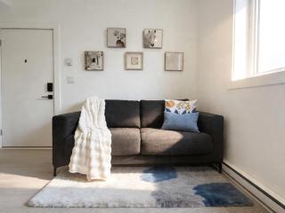 Vancouver Katherine 2BD 2BA Laneway Home - 3