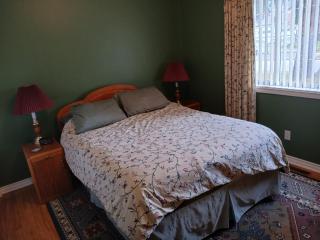 Grumpy's Suite by the Lake - 2