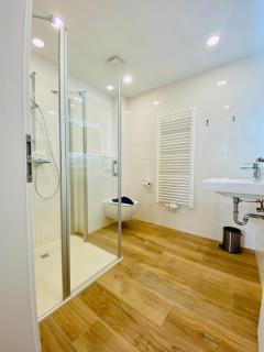 Duhner Allee 10, Litfaß 17 - 1