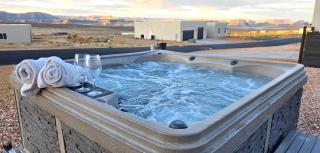 Hot Tub w/Lake View, Roof Top Deck, Game Room, W/D - 0