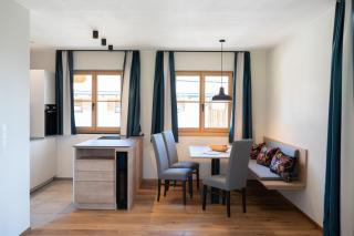 Himml Schlosshof - 1