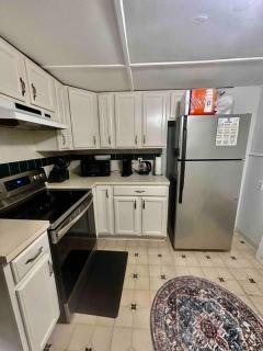 -No37- Peaceful Room in a House - 20 minute Bus Ride to Harvard Square - Convenient Location at Watertown Boston - 2