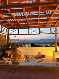 Spacious Luxury Nile-View Apartment on Upper Floor with Rooftop, Jacuzzi & BBQ ,Steps from Hilton Hotel - 8