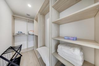District 225 Condo by Ionica - 6