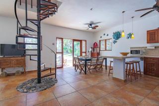 Beachfront home with private pool beach access balcony with ocean views patio - Villa Belleza - 2