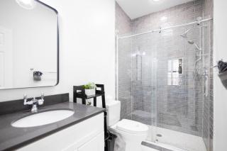 The Perfect SHAW B&B Experience! Free Parking Pass - 1