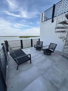Icon on the bay- Panoramic views- Rooftop hot tub - 8