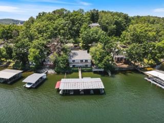 Lakefront Home with Huge Views and Great Fishing - 9